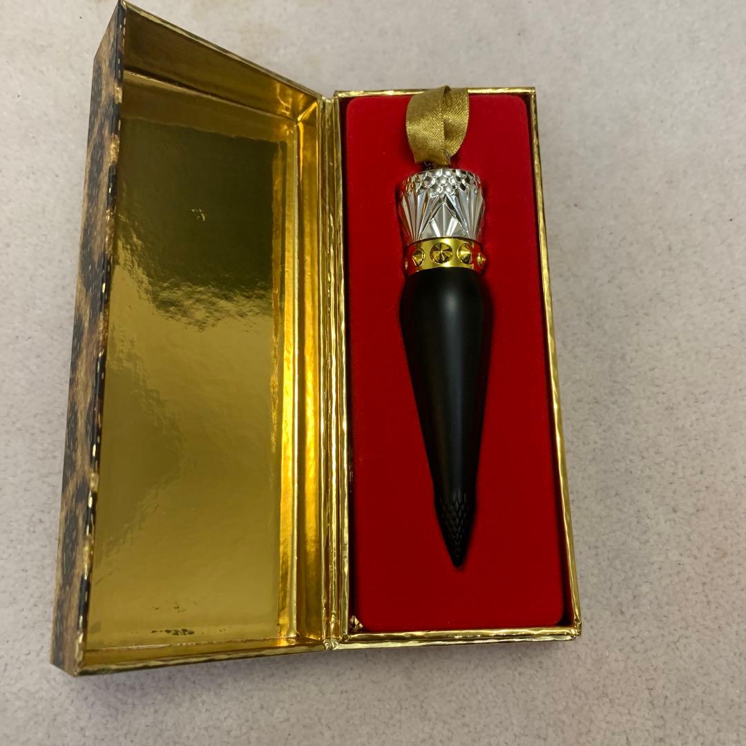 クリスチャンルブタン リップベルベットマットルージュルブタン001M限定BOX