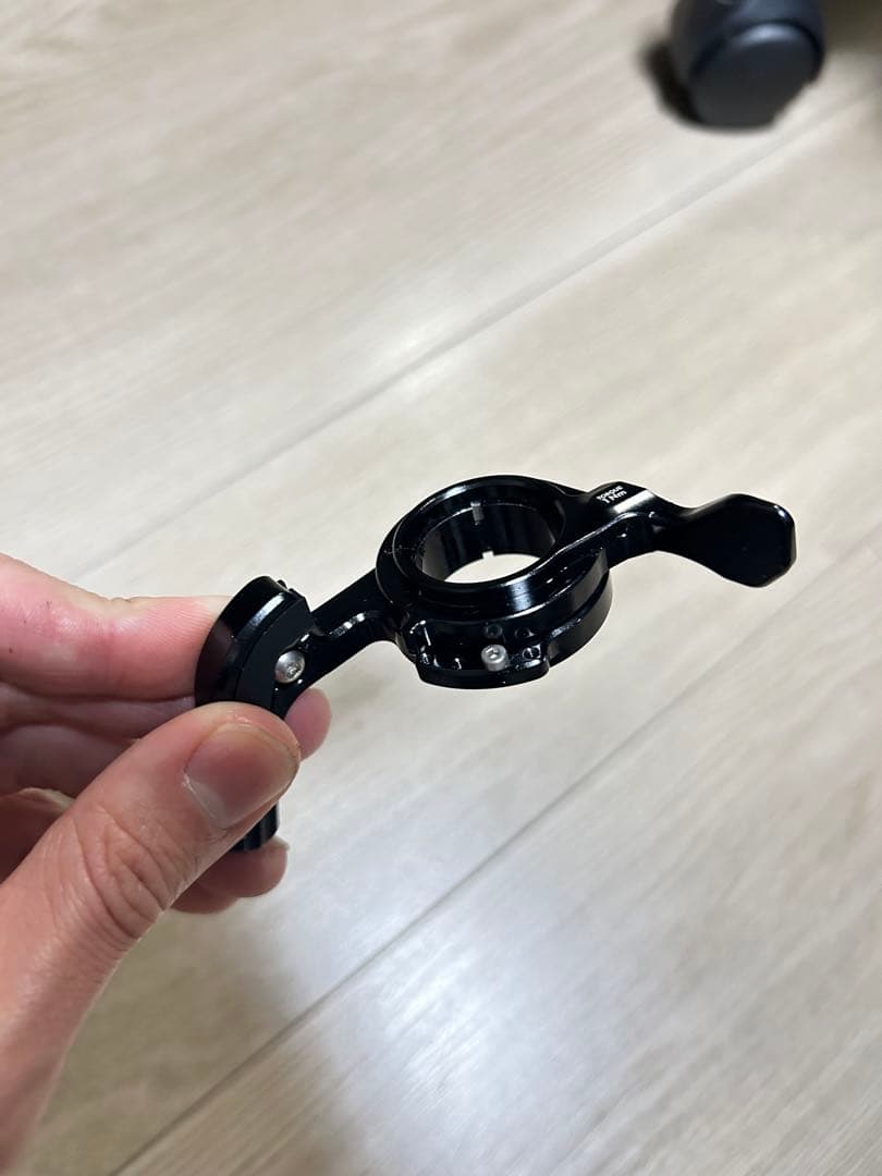 ドロッパーレバー Wolf tooth(左用縦型）