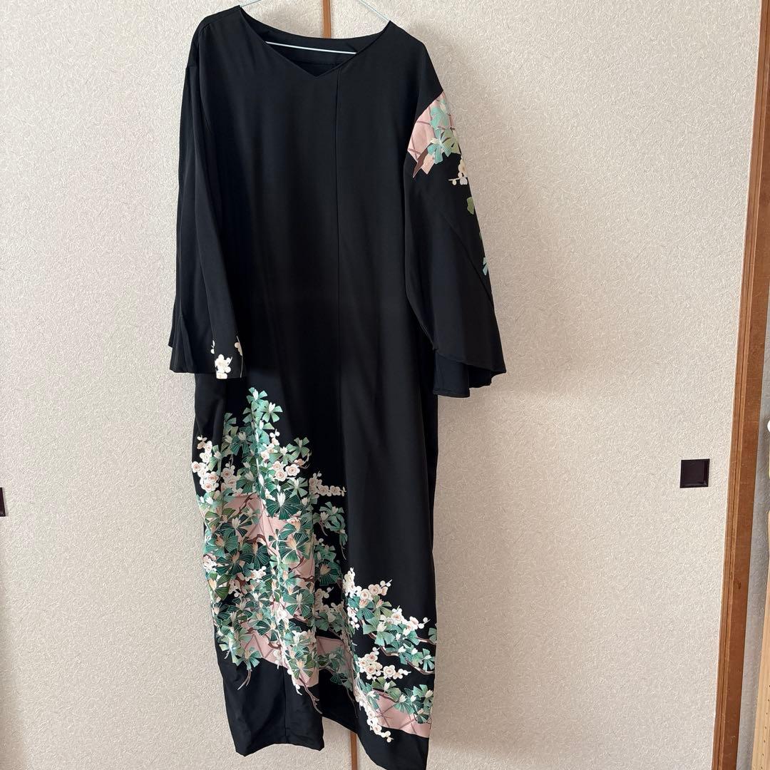 黒留袖　ワンピース　4L 作家物　手描き友禅　V襟　フレア袖　正絹　着物リメイク
