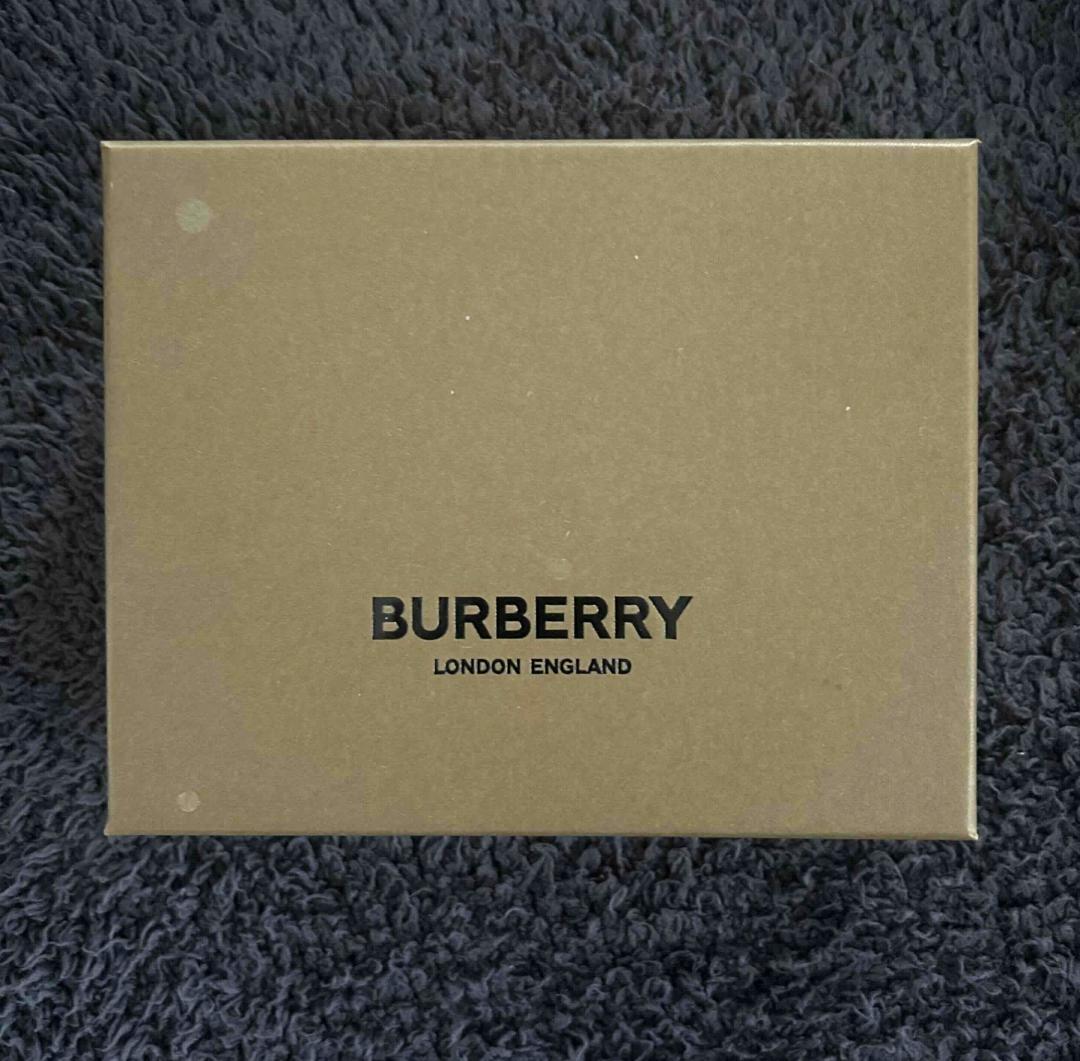 さりページ　新品未使用　BURBERRY　TBロゴ 黒 レザー キーケース