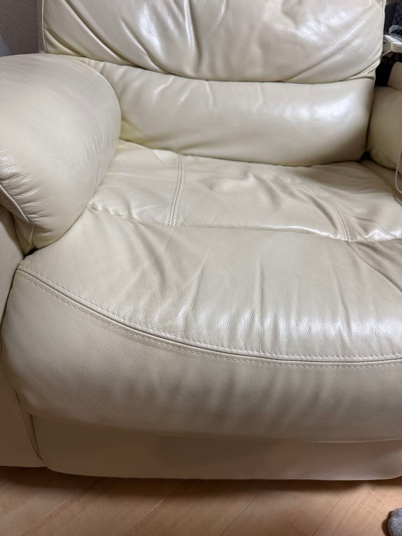 3人掛け電動テーブル付きリクライニングソファ ビリーバー ニトリ 送料込