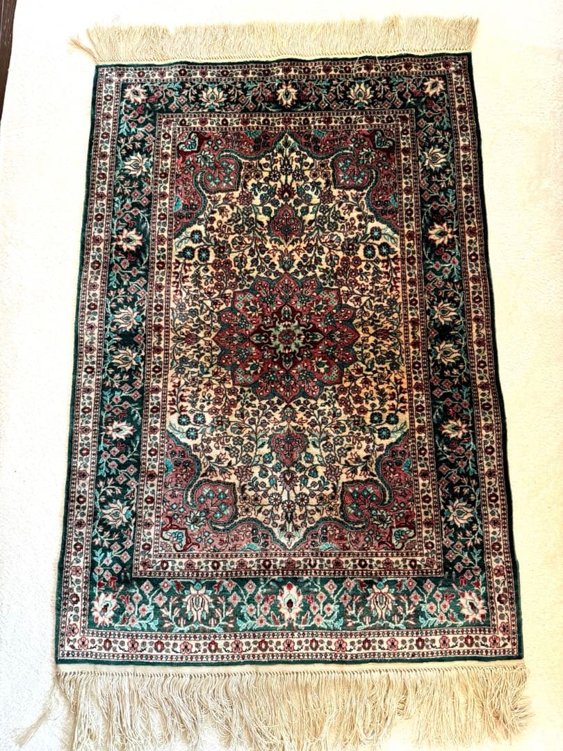 イラン製 ペルシャ絨毯 ／イスファハーン ガシャーンデザイン