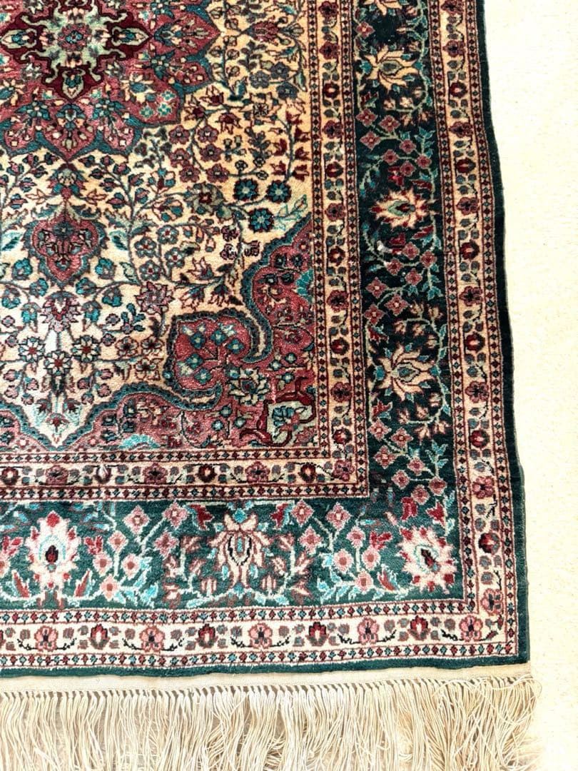 イラン製 ペルシャ絨毯 ／イスファハーン ガシャーンデザイン