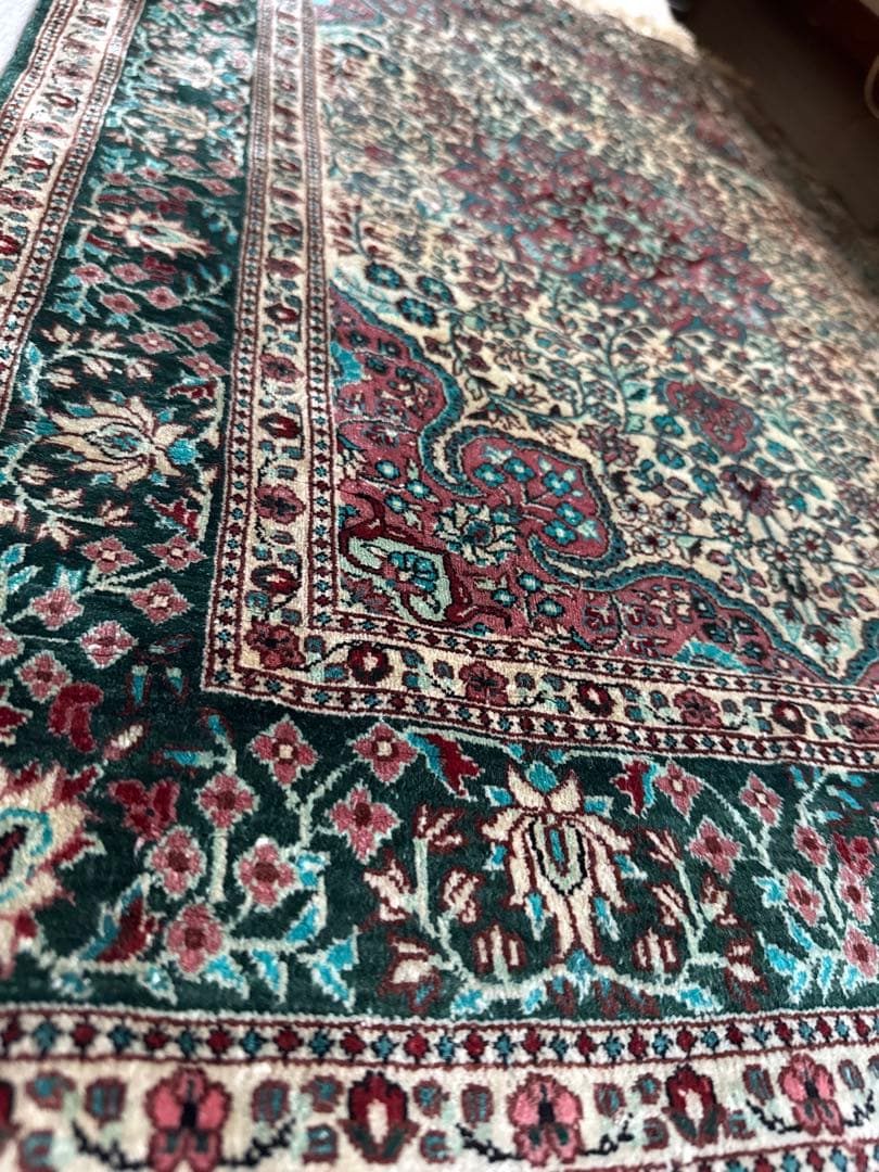 イラン製 ペルシャ絨毯 ／イスファハーン ガシャーンデザイン