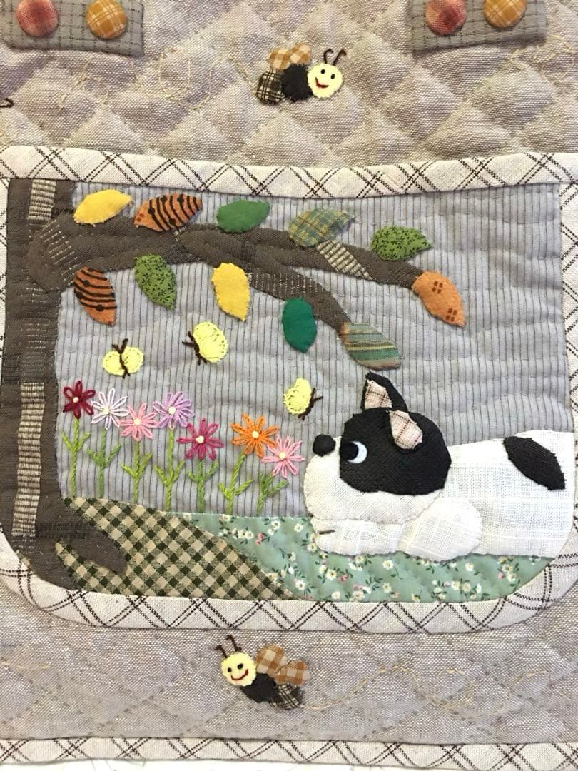 パッチワークキルトバック　大きめのトートバック　ワンコ &ミツバチ NO41