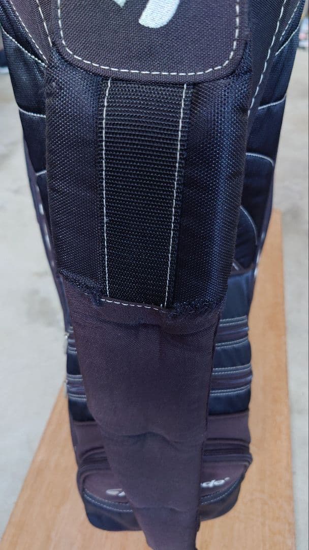 TaylorMade ゴルフバッグ 黒 赤内側