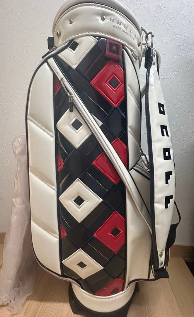 オノフ レディース　キャディバッグ 5口　ホワイト