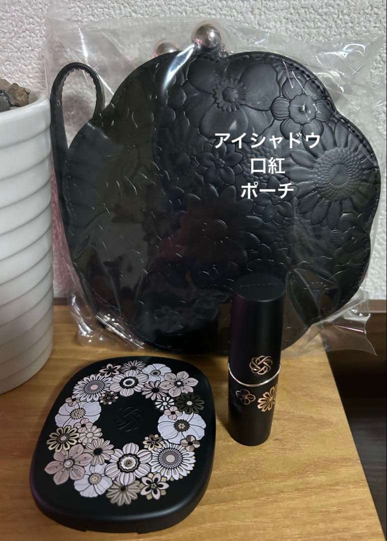 DECORTE 2025クリスマスコフレ　アイシャドウ 口紅 ポーチ