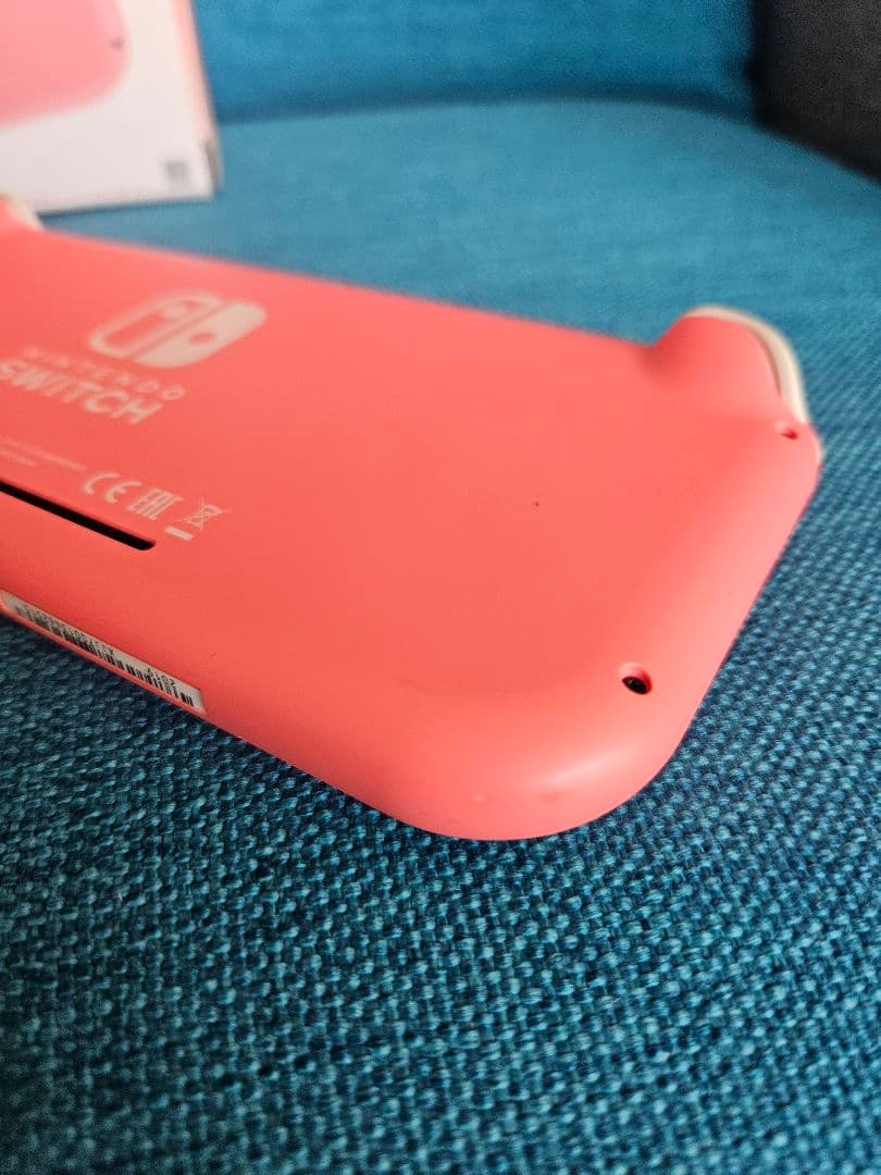 Nintendo Switch LITE コーラル　スマートポーチ付き