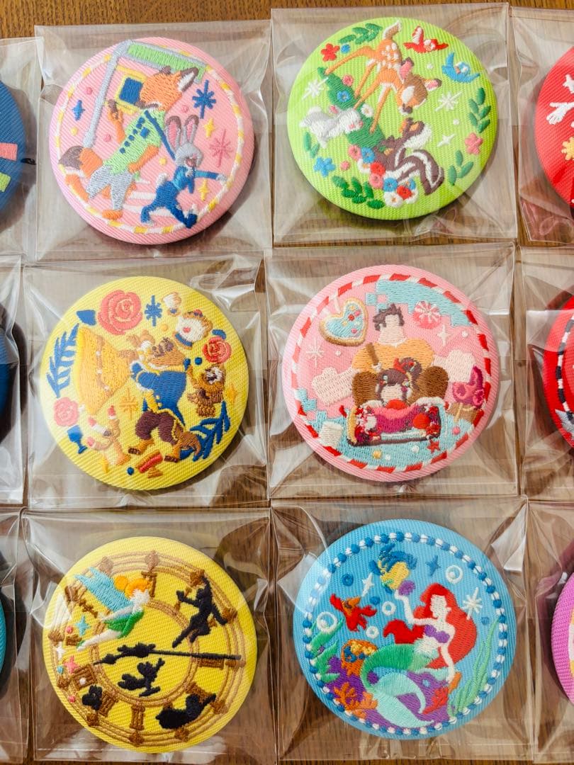 【全30種フルコンプ】ディズニー刺繍缶バッジ 第一弾・第二弾 コンプリートセット