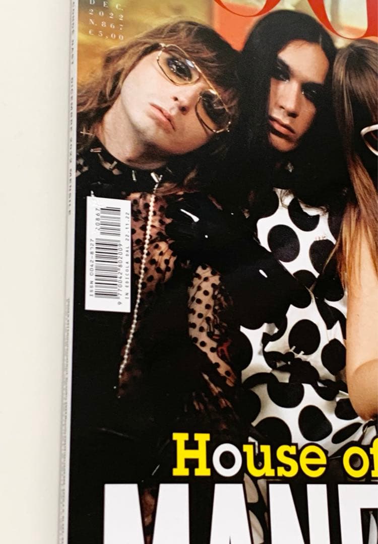 女性情報誌 Vogue Italia Magazine December 2022