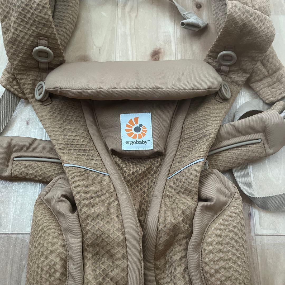【未使用に近い】正規品　エルゴ　オムニブリーズ　キャメルブラウン　抱っこ紐