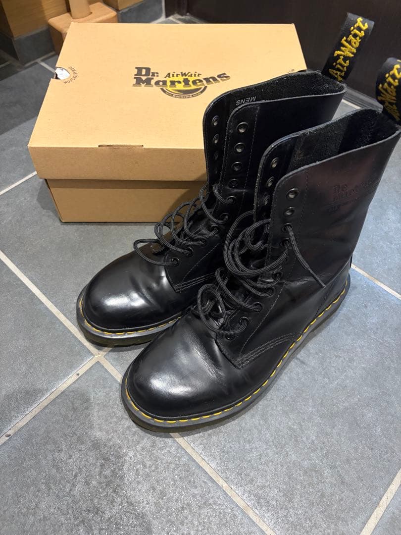 Dr. Martens 黒 10ホール