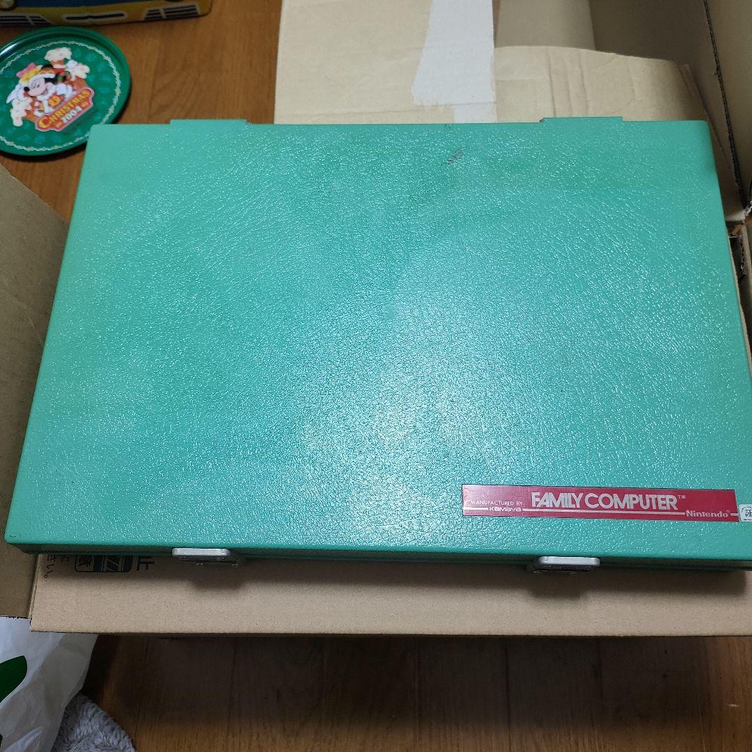 ファミコンカセット詰め合わせとアタッシュケース【レア】