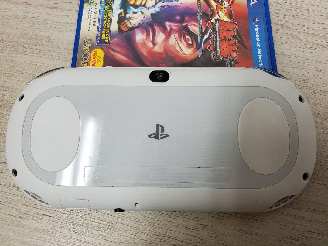PS Vita（PCH-2000）に専用メモリカードとゲームセット