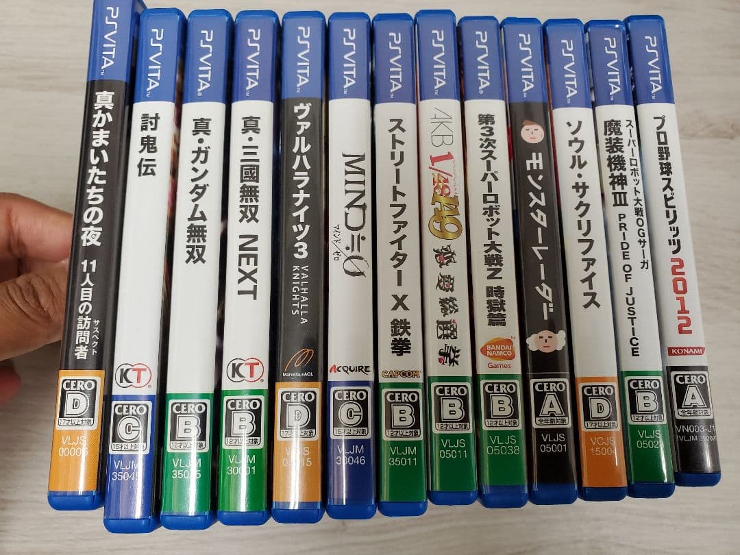 PS Vita（PCH-2000）に専用メモリカードとゲームセット