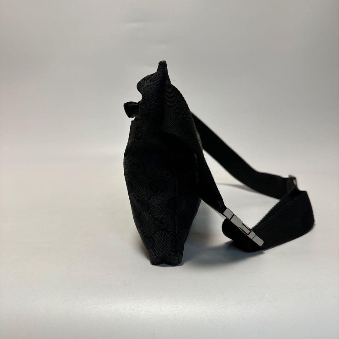 r17【美品】グッチ　GGキャンバス レザー　ブラック　ウエストポーチショルダー