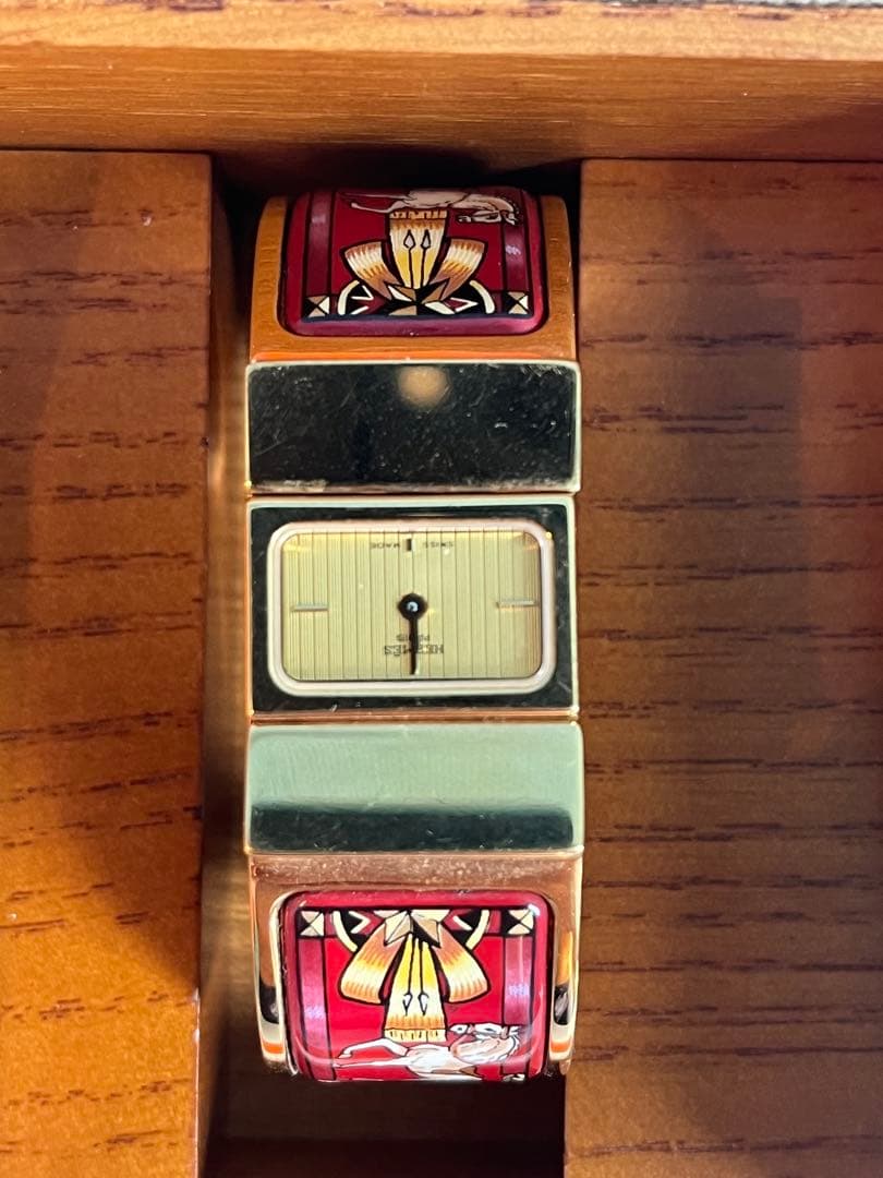 Hermès エナメル装飾 腕時計