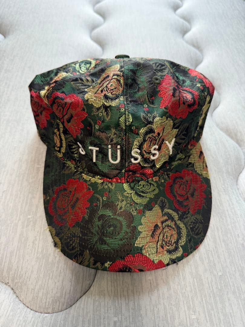 【超希少】STUSSY ロゴ刺繍 CAP 花柄