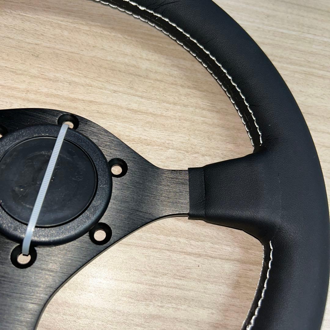 28パイ ブラック 3スポーク ステアリングホイール