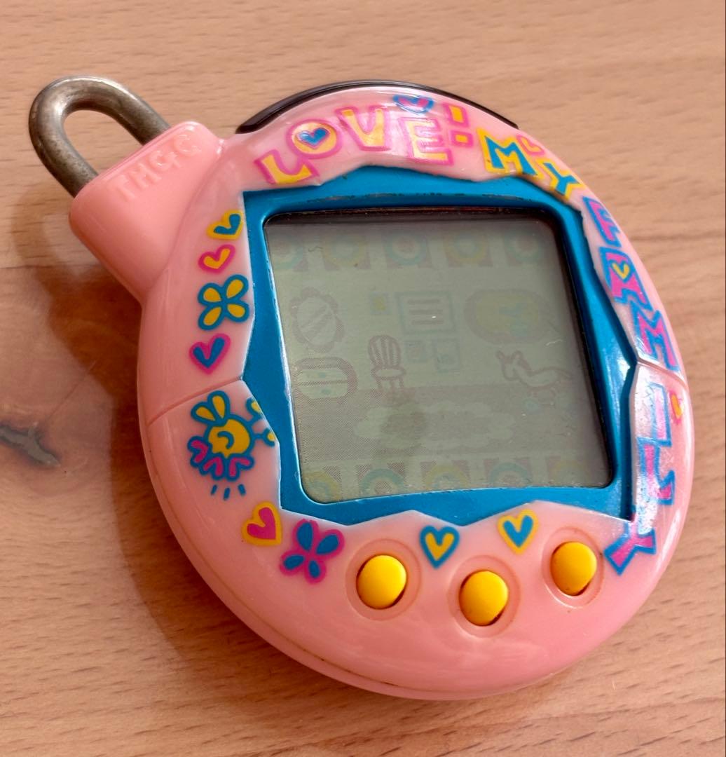 いぇー！ふぁみりーイロイロ！ たまごっちプラス ふぁみたまラブ ピンク