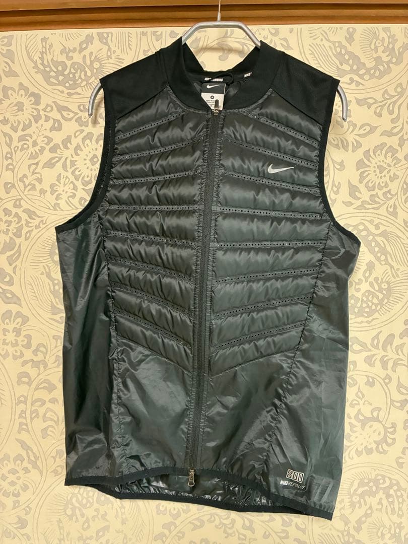 NIKE エアロロフト800 ベスト