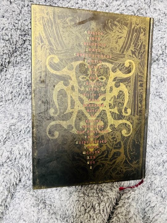 the hyde 自叙伝　直筆サイン入り（hydeとk.a.z）