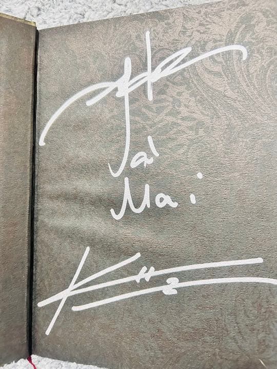 the hyde 自叙伝　直筆サイン入り（hydeとk.a.z）