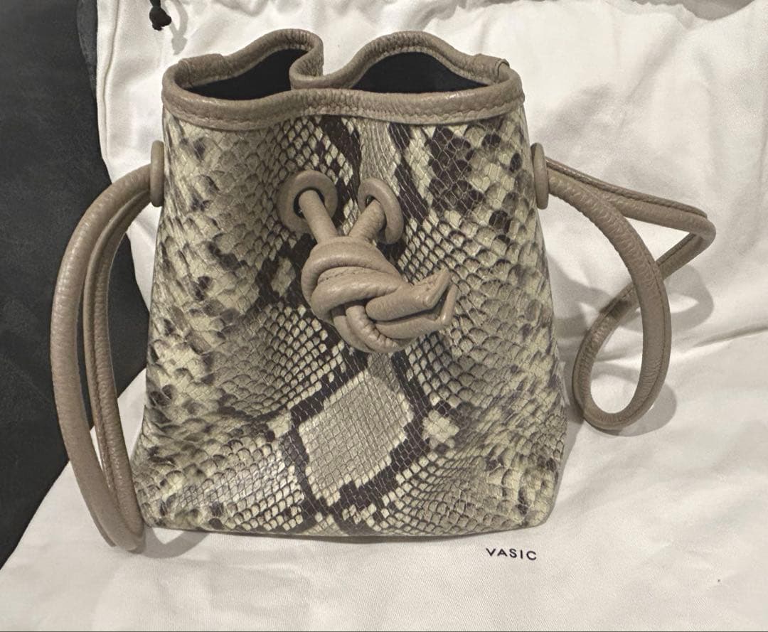 【断捨離セール中】 VASIC パイソン柄ボンドミニ