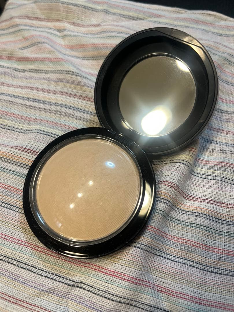 M・A・Cミネラライズスキンフィニッシュナチュラル ライト