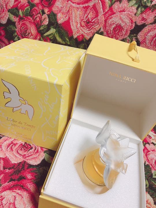 香水 NINARICCI