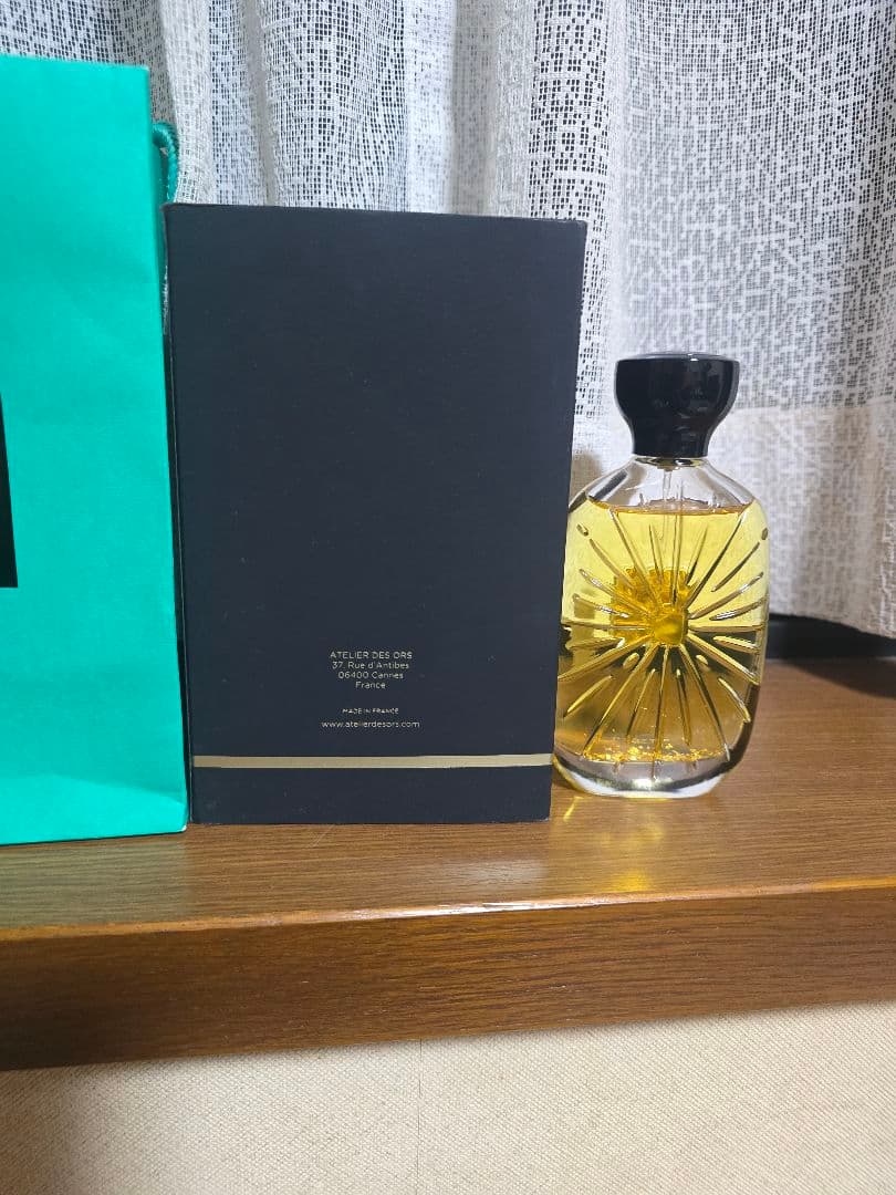 ATELIER Rose Oudh 香水(ユニセックス) ギフトバッグ付き