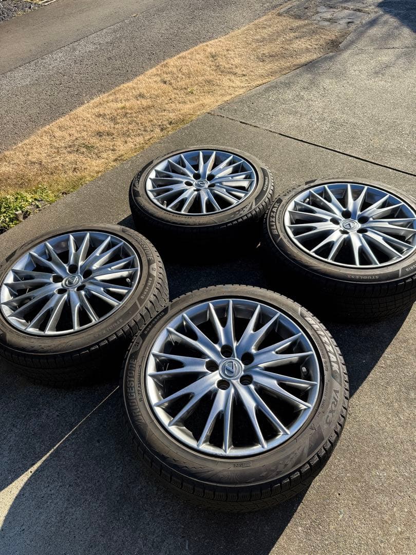 レクサスGSスタッドレスタイヤブリザックVRX3 21年製造　235/45R18