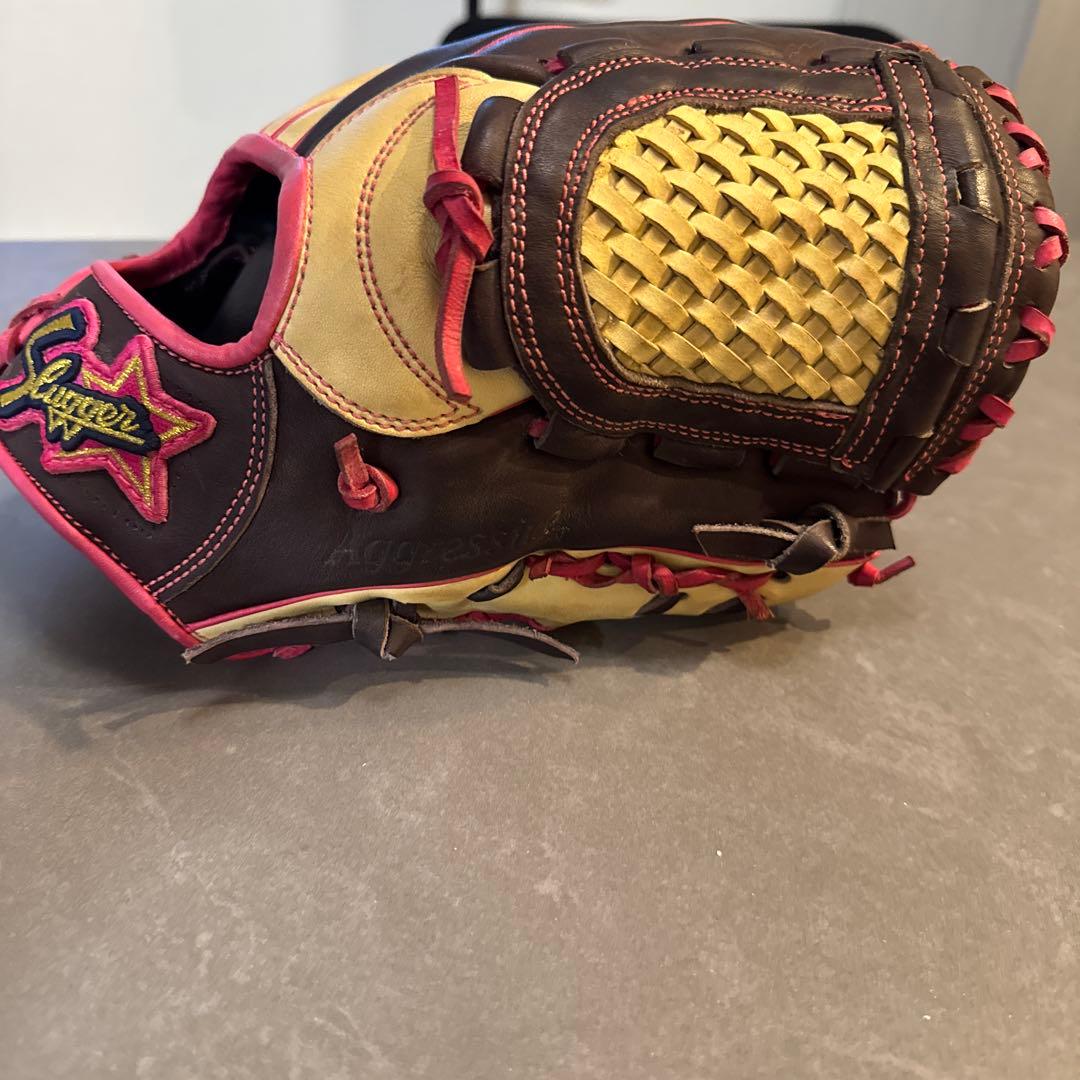 Slugger 軟式グローブ ベージュ/ブラウン/ピンク 源田モデル