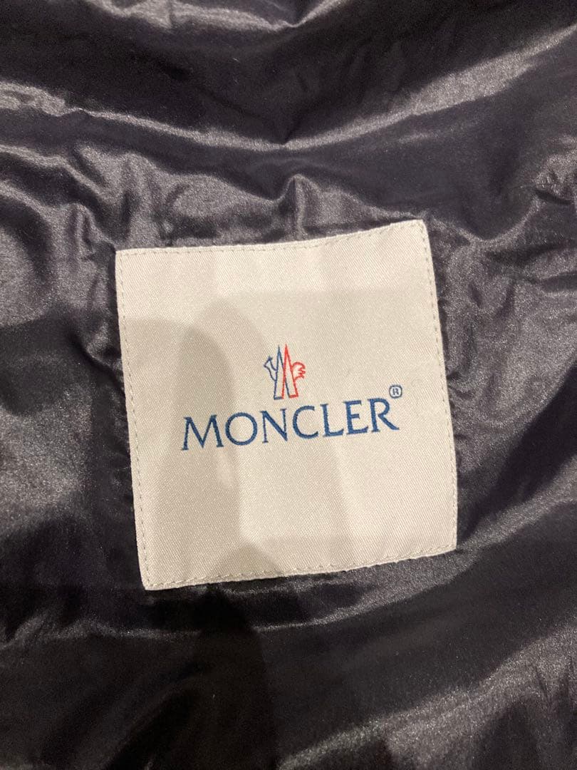 モンクレール　ダウンベスト　グレー　メンズ