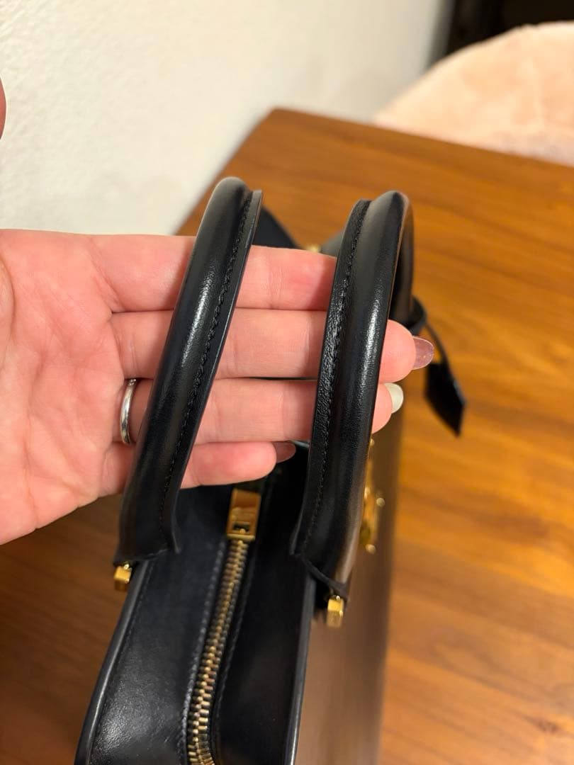 SAINT LAURENT ベイビーカバス　ハンドバッグ