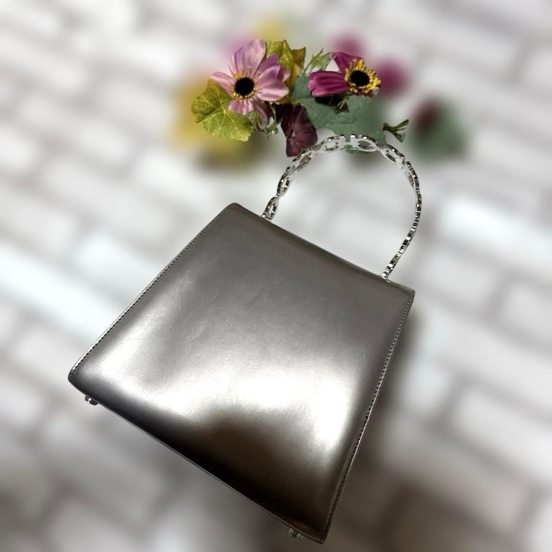 フェラガモ　￼シルバー　￼ミニバッグ