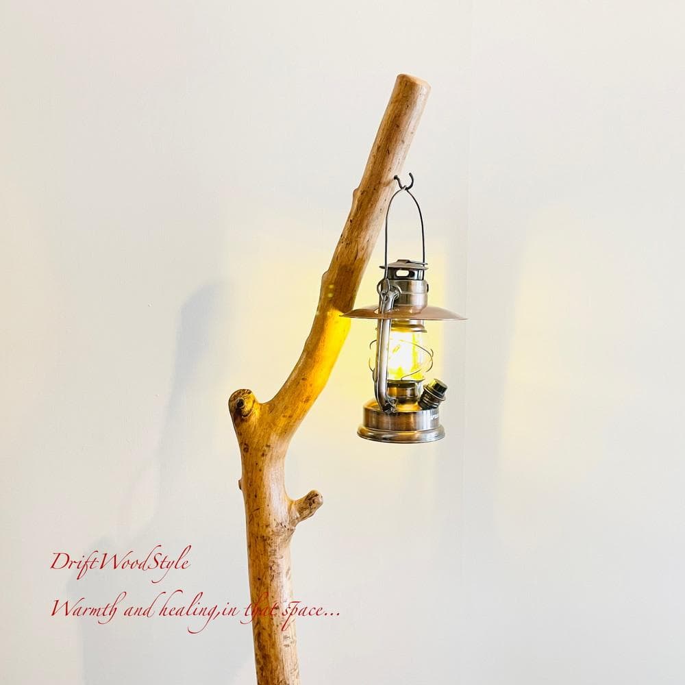斜めに枝が突き出る流木スタンド 置物 北欧 照明 ランタン N113