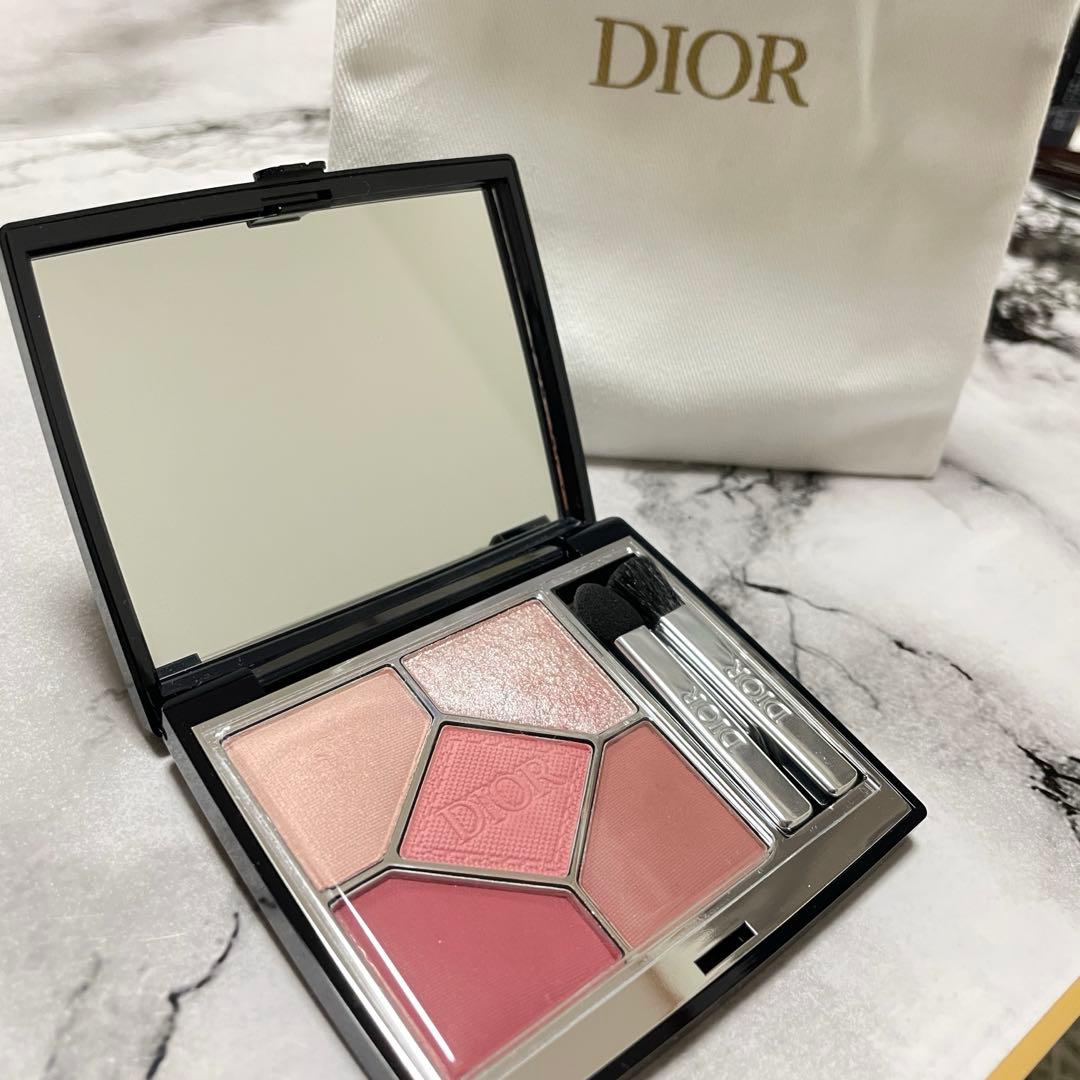 Dior サンククルール　823 ローザ　ムタビリス