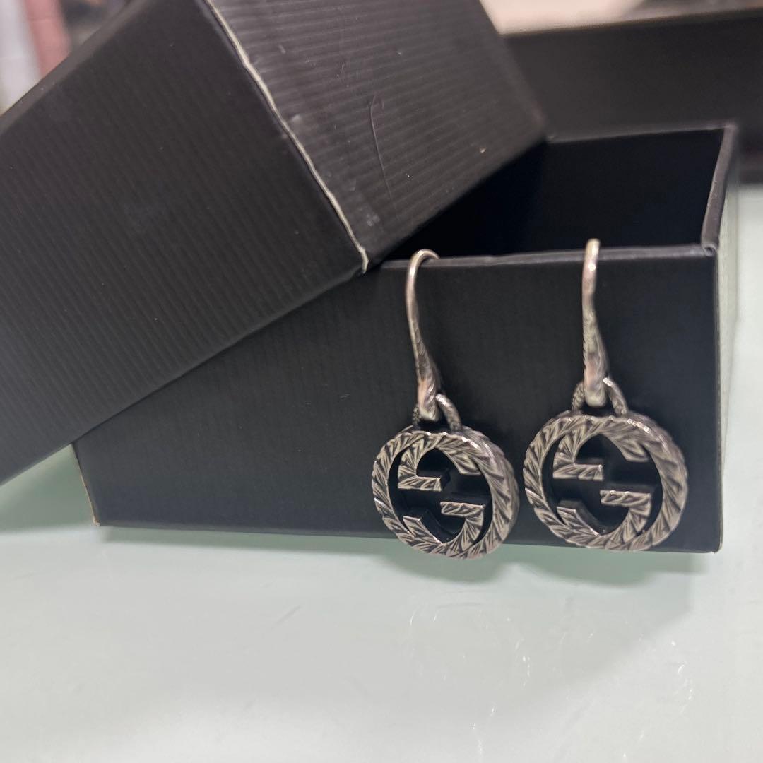 GUCCI（グッチ）　両耳ピアス