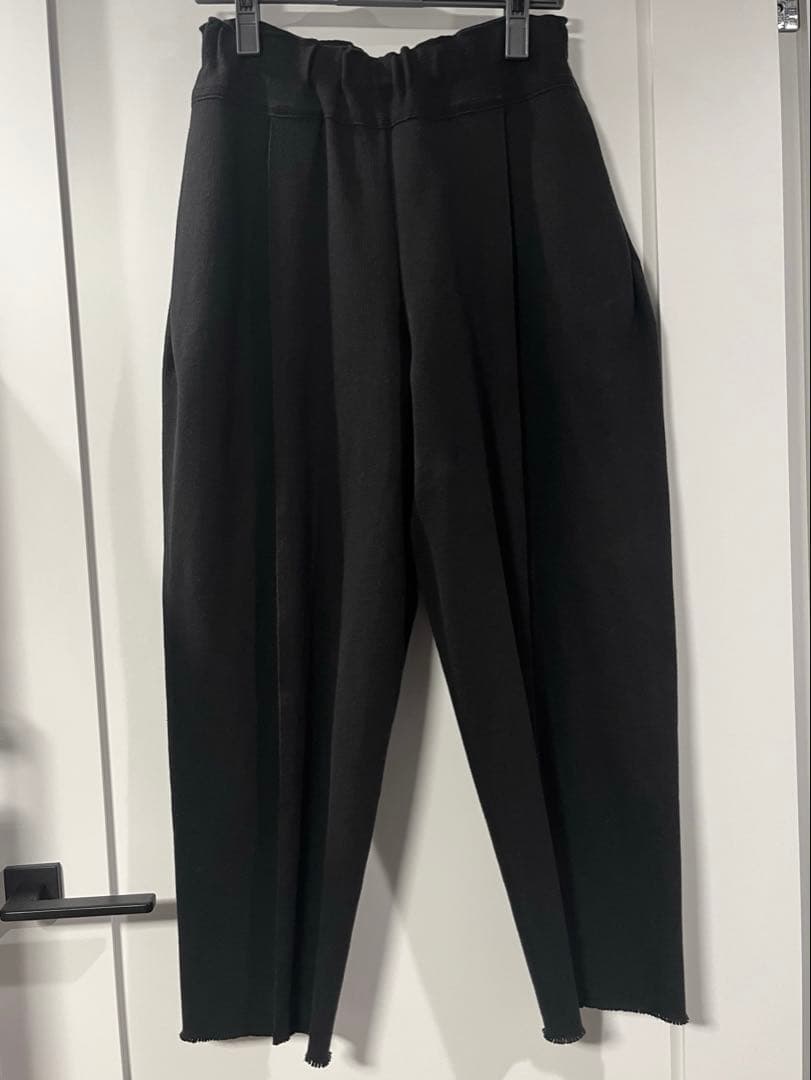 イッセイミヤケ ブラックパンツ