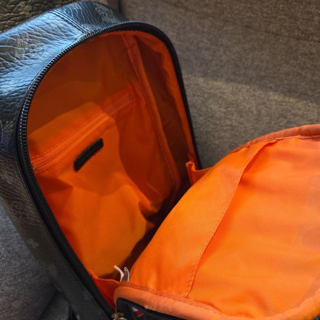 【 はや 】CASTELBAJAC ブラック ショルダーバッグ