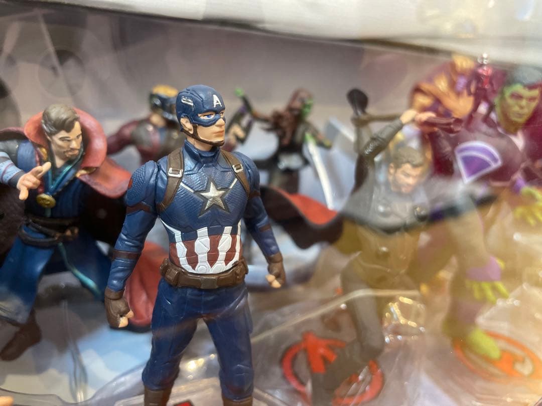 【値下げしました】マーベル メガフィギュアセット