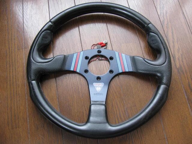 MOMO MARTINI RACING 　マルティニ　レーシング　バージョン