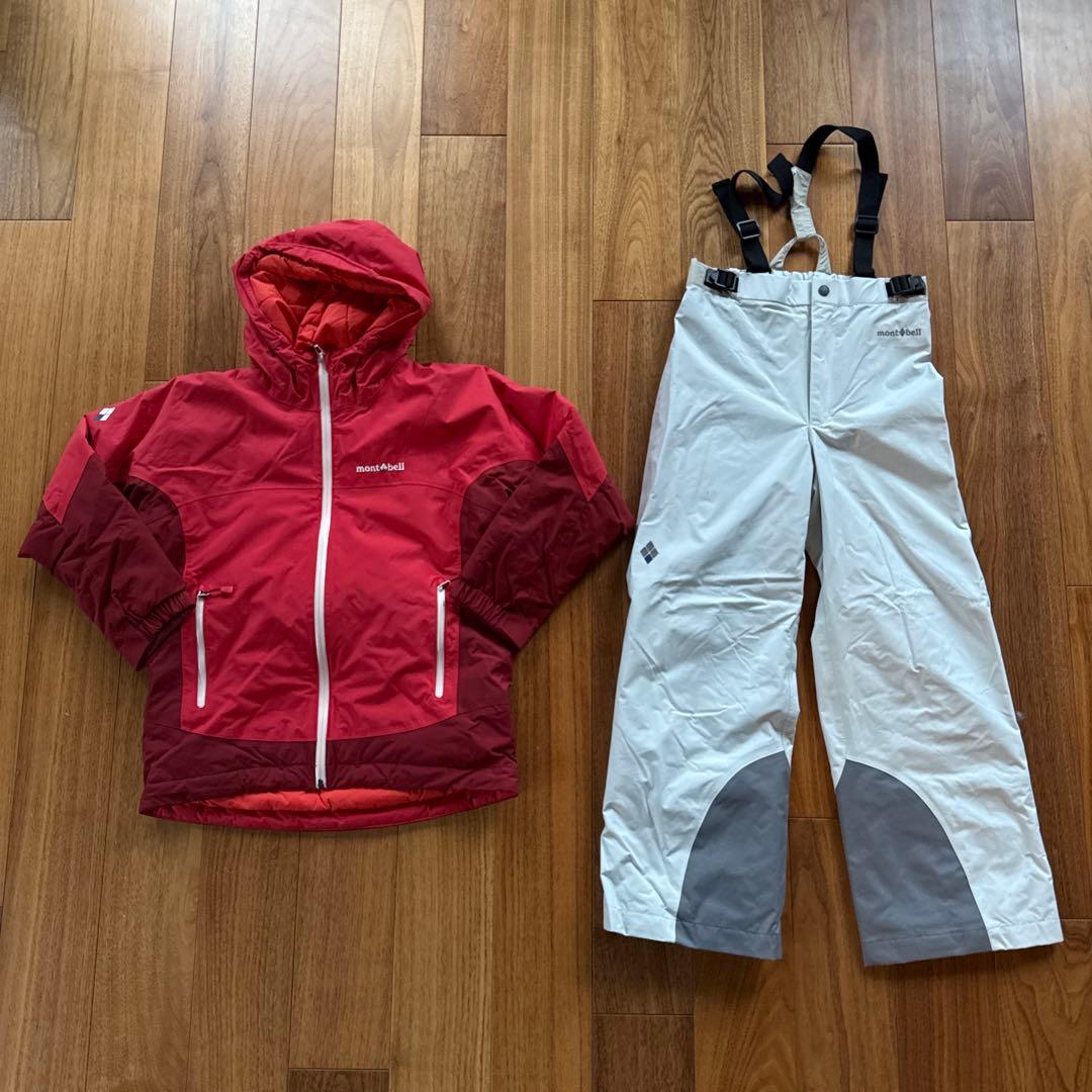 赤いフード付きジャケットとスノーパンツセット