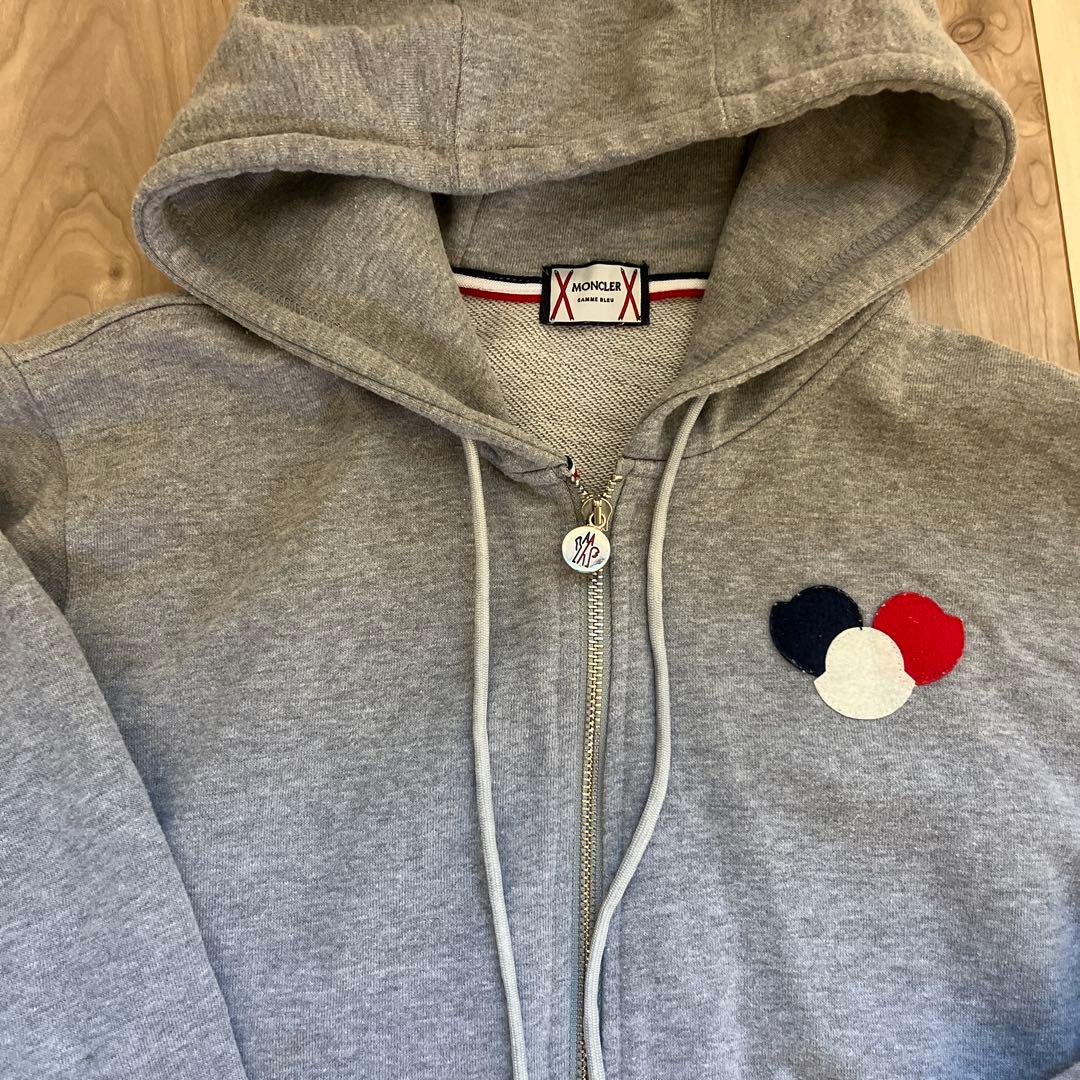 モンクレ　ガムブルー　ジップアップパーカー
