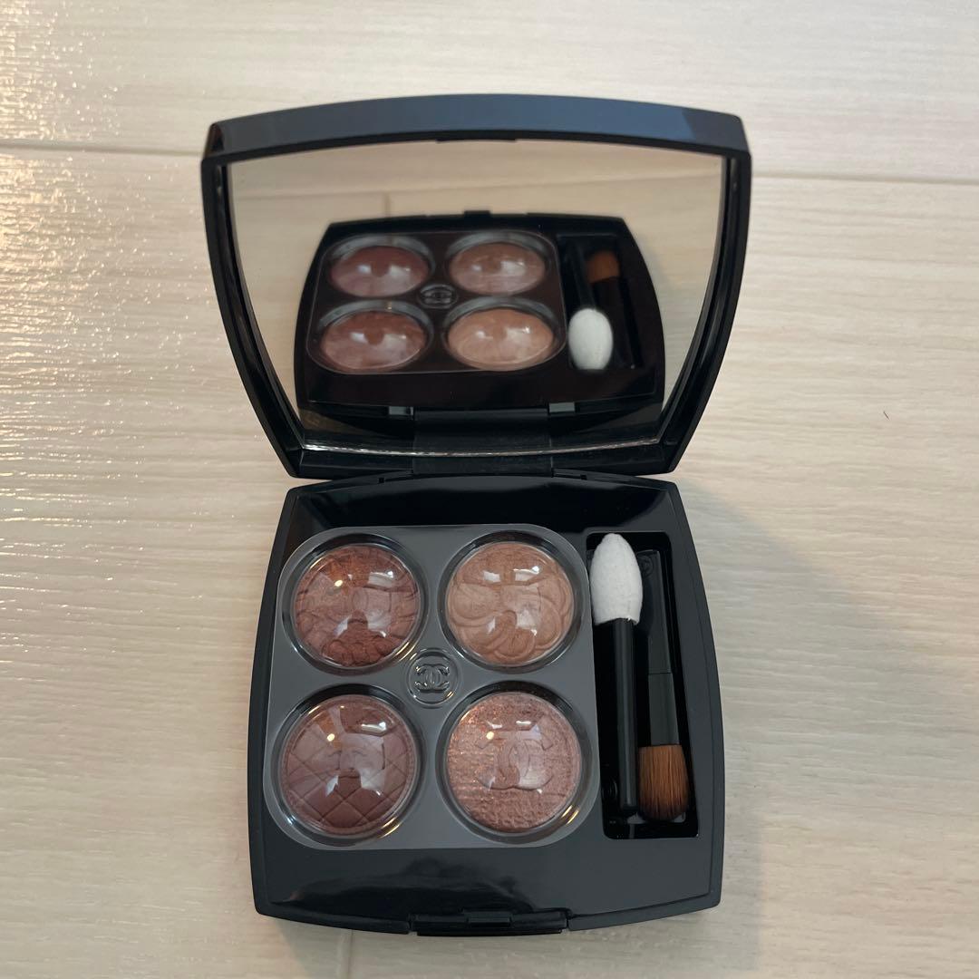 シャネル　レ　キャトル　オンブル　ブトン 219 アイシャドウパレット