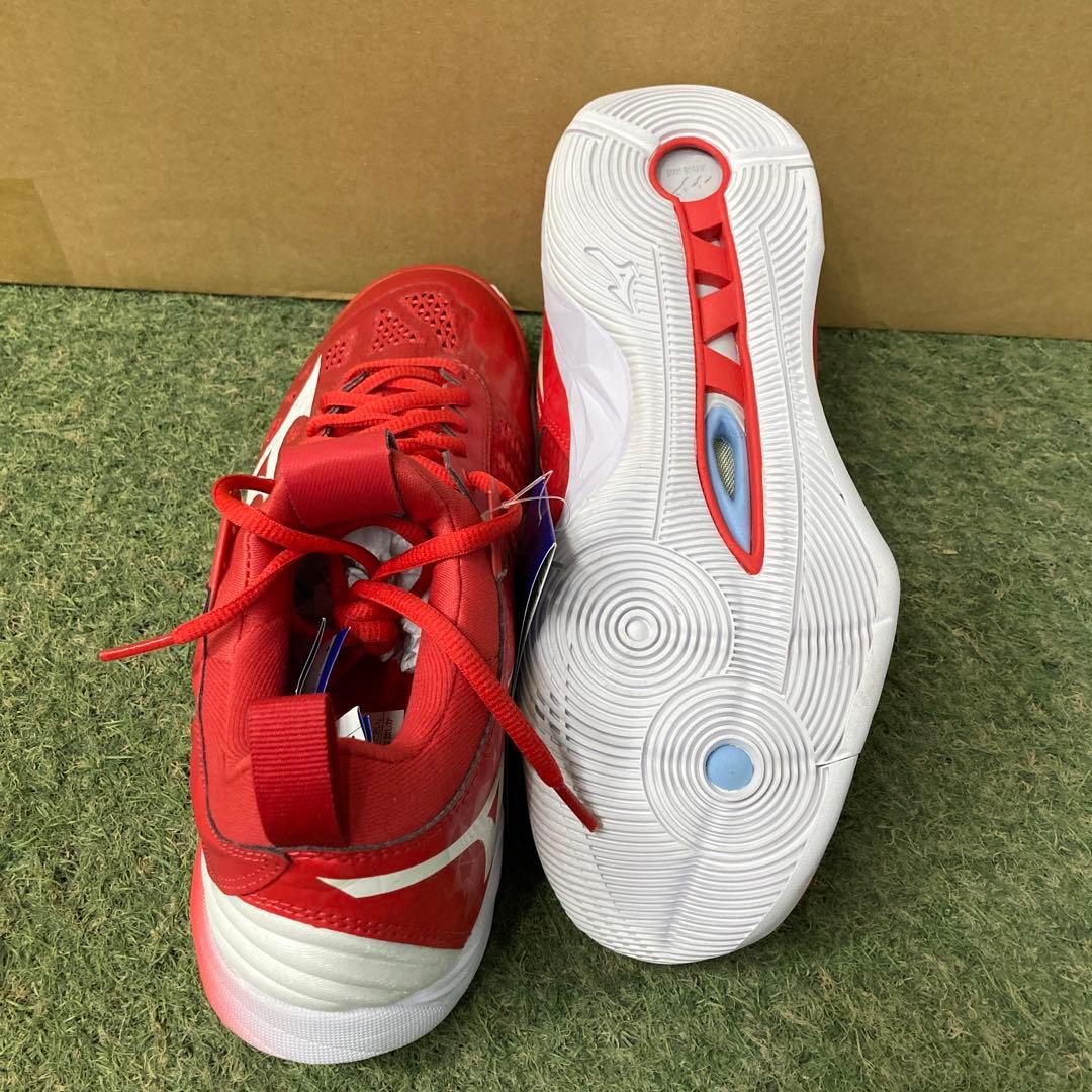 ミズノ　バレーボールシューズ ウェーブモーメンタム レッド　25.5センチ