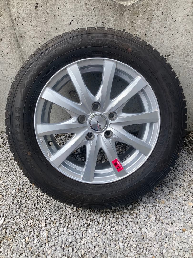 スタッドレスタイヤ　GOOD YEAR 205／60R16 92Q 16インチ