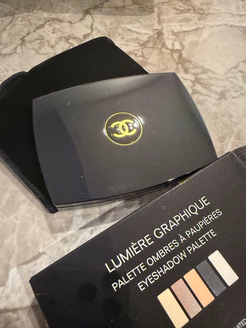 CHANEL LUMIÈRE GRAPHIQUE アイシャドウパレット